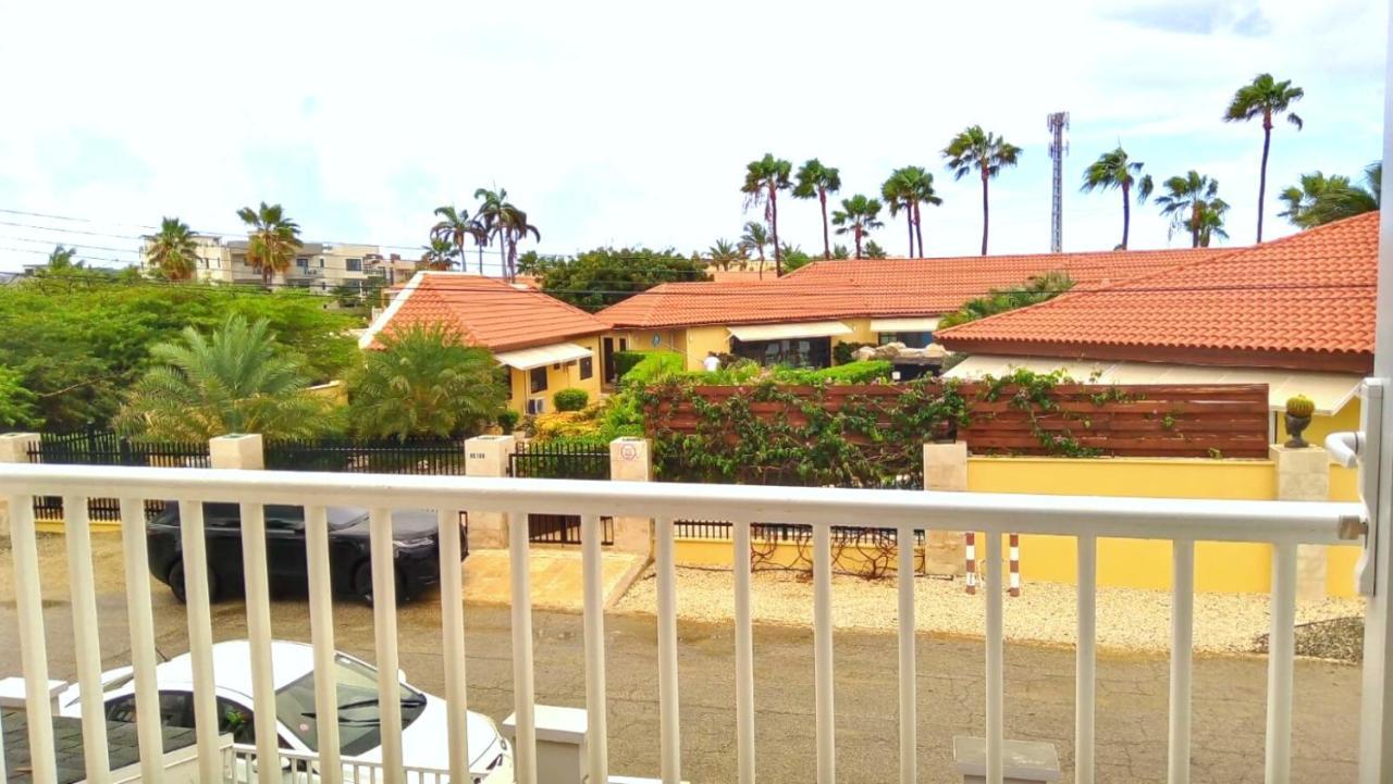 Rooi Santo Residence Palm Beach Extérieur photo