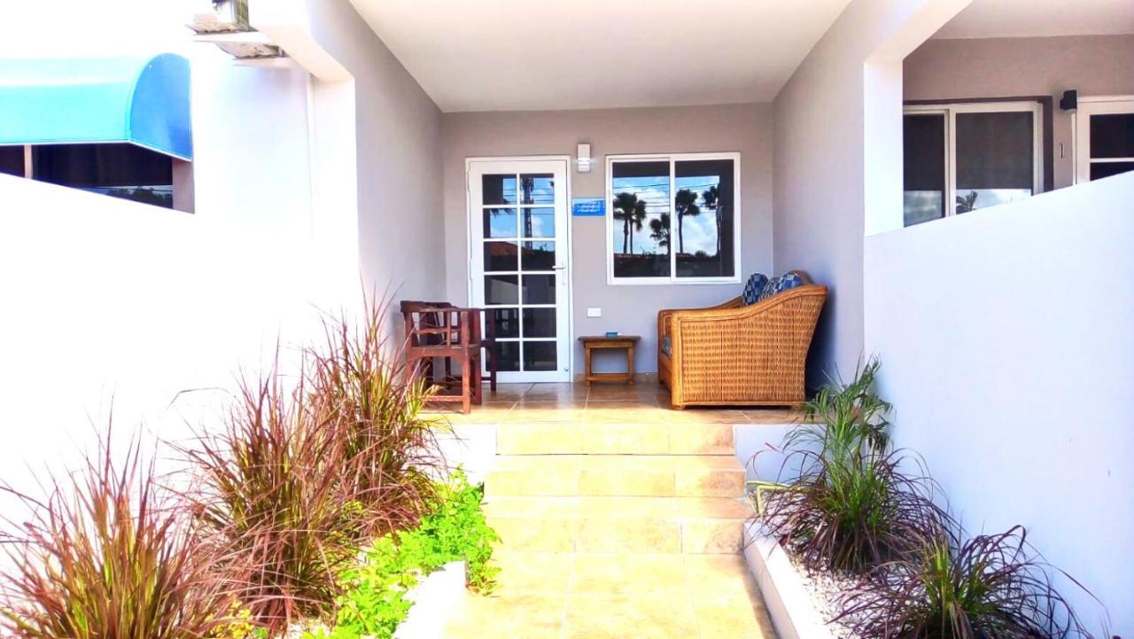 Rooi Santo Residence Palm Beach Extérieur photo