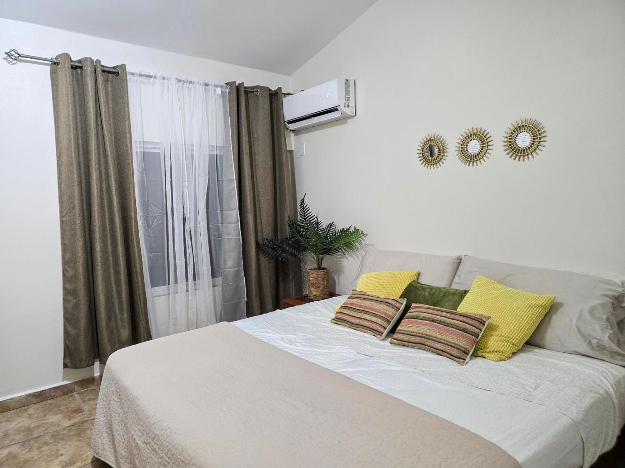 Rooi Santo Residence Palm Beach Extérieur photo