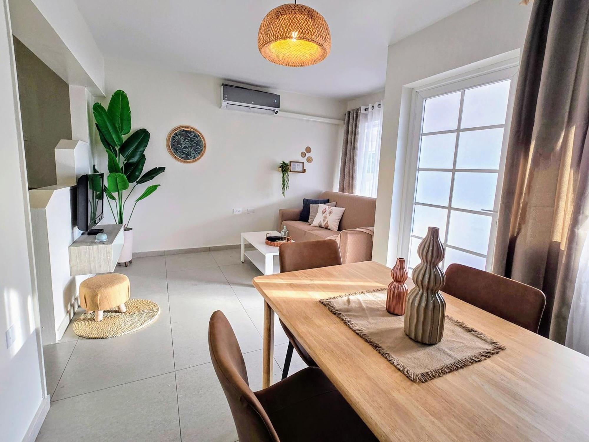 Rooi Santo Residence Palm Beach Extérieur photo
